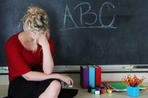TJ/SP determina que Estado reconheça licença médica de professora com depressão e garanta pagamento retroativo